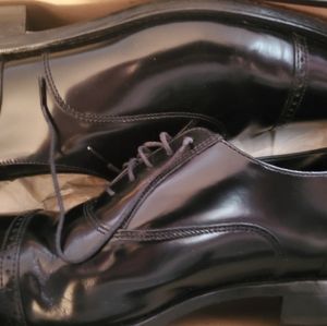Men's dress shoes